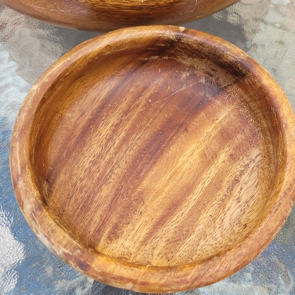 Vintage wooden bowl set with 1 large and 1 small - Picture 9 of 10